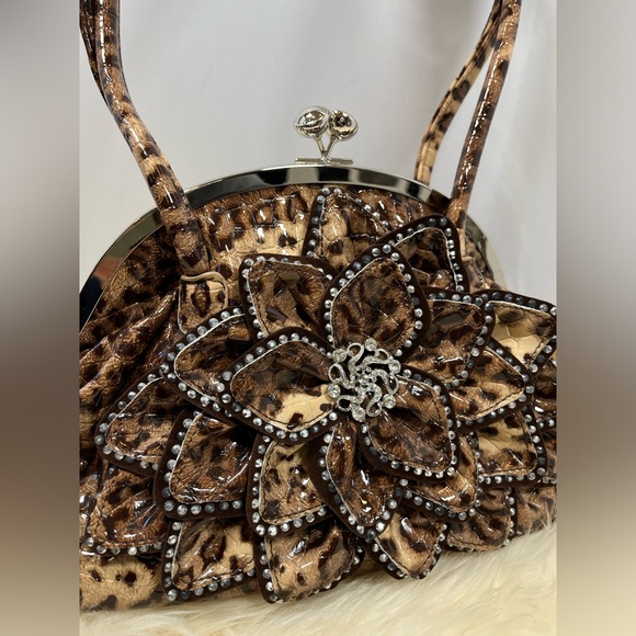 Julia & Michael Bling Flower Leopard Tote Patent Leather Kiss-lock Tote - Picture 3 of 13